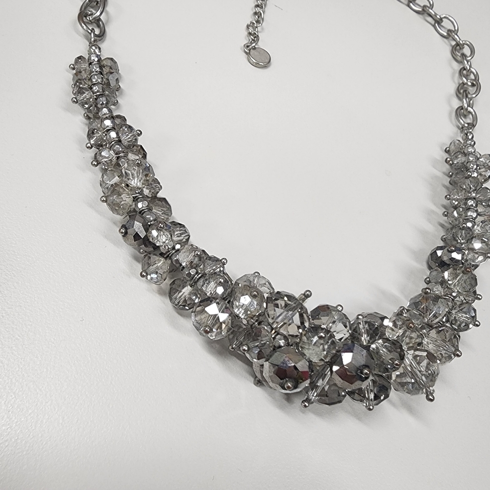 Simply Vera Vera Wang Faceted Crystal Statement Necklace Gray Cha Cha Beaded - Picture 10 of 14